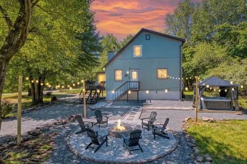 New! Hot Tub, Fire-pit, Shuffleboard, Game Room, Kids Play Area and More!