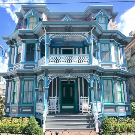 Best Location!! Jackson St, 9 Bedrooms 8 Baths. Pool, 300ft Beach