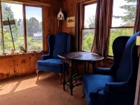 Cozy 3Br Vermont Artistic Retreat w/ Trails