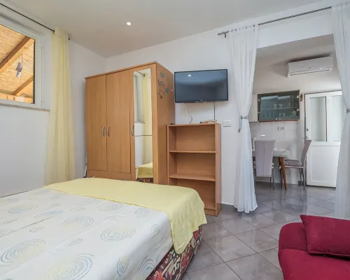 Apartments Neva Hotels in Novigrad