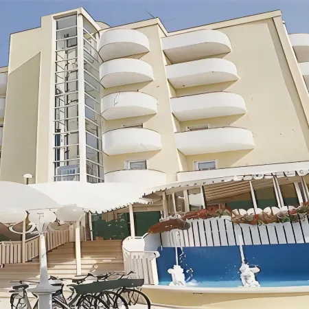 Salus Smart & Chic Hotel