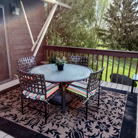 Discover Elizabeth charm, just a quick 27-min drive away from Mississippi River