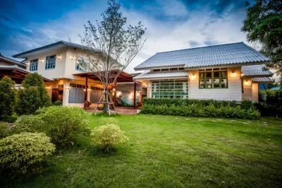 Baan Suan Krung Kao Hotels near Ayutthaya Train Station