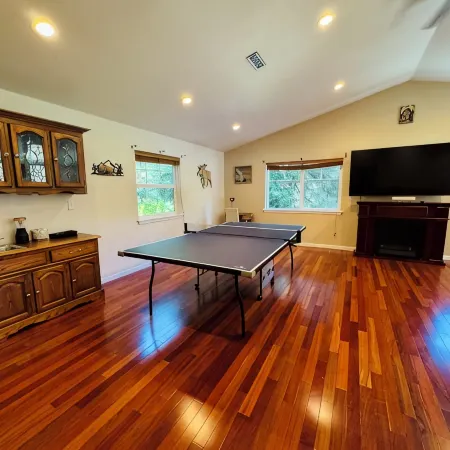 Private Lake • Hot Tub • BBQ • AC • Gen • Modern Comforts!