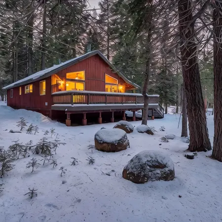 Modern upgraded Tahoe Donner 3BR mountain cabin! Pet friendly!