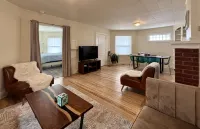 Historic 5 Bed Home in the Heart of Downtown Bozeman. Great Location! - บังกะโล