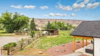 Views in Every Direction, Adjoins Golf, Minutes to Miles of Bike & Hiking Trails - 3-Star