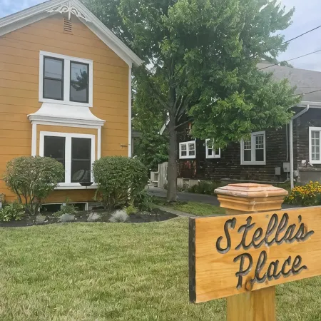 Welcome to Stella's Place - Gorgeous 2 BR Home, In The Heart Of Mason