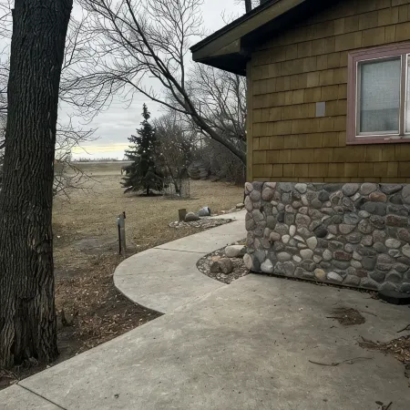 Cute Two Bedroom Cottage in Quiet Setting