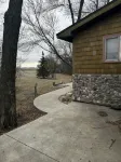 Cute Two Bedroom Cottage in Quiet Setting - Wifi