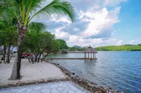 Stunning Luxe 220sm Villa by the Sea Entirely Private with Own Pool - Ocean View