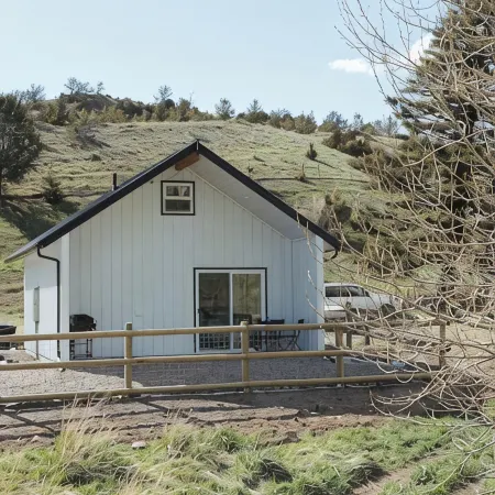 Farm stay near Yellowstone, Livingston, Bozeman, hiking, fishing, skiing