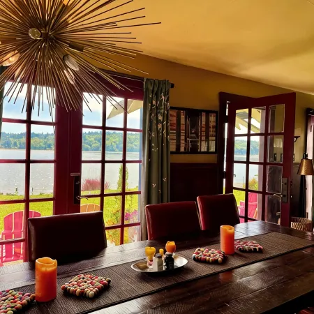 Shabby Chic Waterfront Retreat Serene Low Bank Waterfront Home w/ Gas Fire Pit.