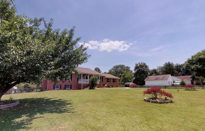 Smallwood St Park, Groups, Fire Pit, Blackstone, large parking area