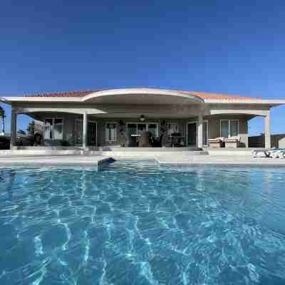 Luxury Ocean View Villa, Stunning Views, 5 minutes to Beaches Fitness & Recreational Facilities