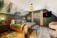 Slope View Chalet Hot Tub, Firepit, Family Fun