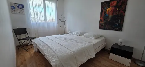 Beautiful renovated apartment 300m from the beach
