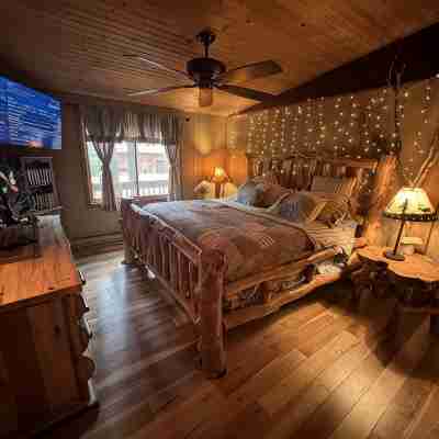 Lake View 2 Bedroom House on Lake Delton Resort. Beaches. Pool. Playground! Rooms