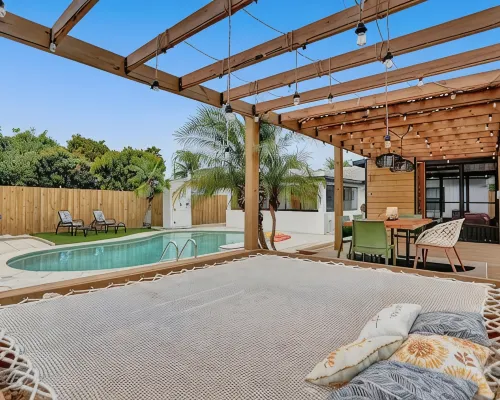 Casa De Amigos | Private Pool | Outdoor Oasis Hotels in Oakland Park