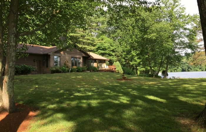 Waterfront Home with Stunning Views .. Dog friendly , and great fishing !!!