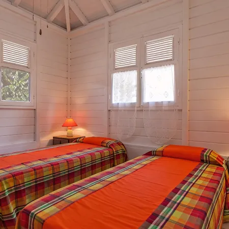CLIMATISEE traditional wooden house with WIFI, near the beaches