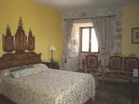 Residencia Real Castillo de Curiel - parking