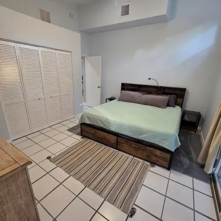 Yankeetown, Waterfront, Pet Friendly, 6 People, Floating Dock, Pool Table.