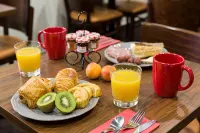 Hotel le Cardinal Rueil Centre - Frühstück