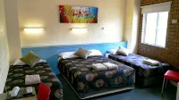 A&A Lodge Motel - 3-Star