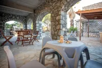 Kitta Mani Towerhouse - Mountain Views Garden