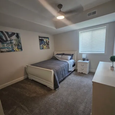 Charming 3-bedroom ADU in delightful Des Moines with WiFi, AC