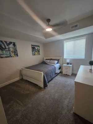 Charming 3-bedroom ADU in delightful Des Moines with WiFi, AC - Bungalows
