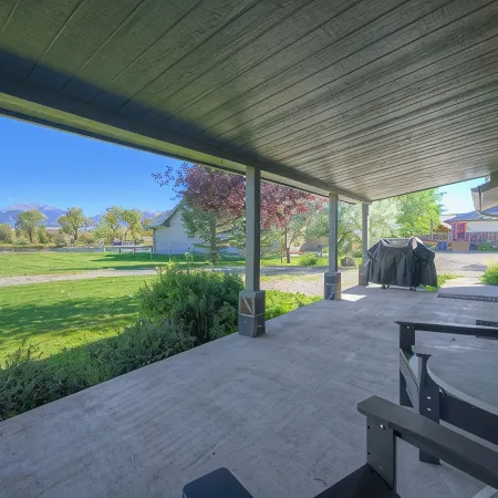 Luxury Home on Blue Ribbon Madison River and steps away from downtown Ennis, MT.