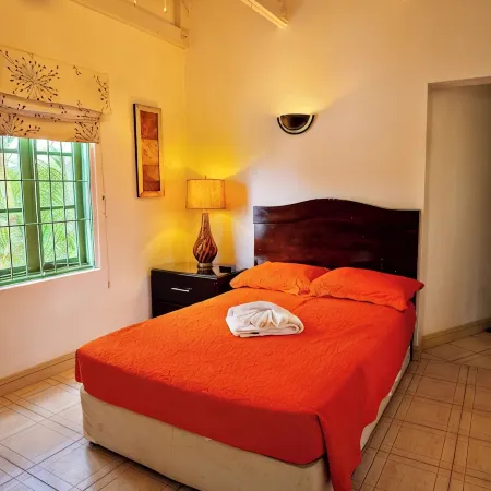 Expansive views of the south coast shopping and entertainment all within 10 min walk.