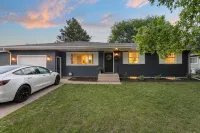 Oak Street Haven: Remodeled 3BR Near Grand Forks' Best Spots - 4성급
