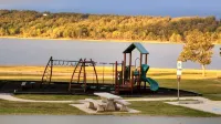 Cozy Lake Cabin - Fire Pit, Near Beach, Hiking, Golf & Disc Golf! - 3-Star