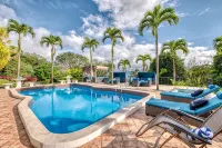 𝑳𝒖𝒙𝒆 » 5 Lakeview Villas » Sleeps 25 » AC »Pool »Hot Tub »Weddings »Retreats - Vila