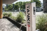 科隆萬怡飯店 - 停車場