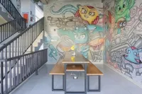 Istanaku Guesthouse 2 Manado - 발코니