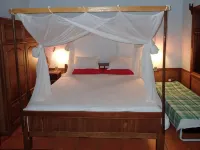 Forest Floor Lodge - Pool