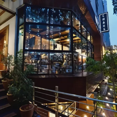 Chaos Boutique Hotel Kuala Lumpur Отели рядом с достопримечательностью «Торговый центр Fahrenheit 88»
