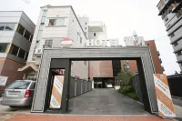 Elga Hotel - parking