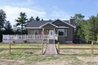 20 acres, located near beaches, snowmobile trails and other local attractions. - Wifi