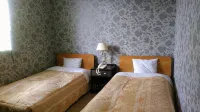 Business Hotel Mikuni (Goto)