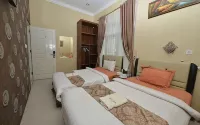 Hotel Alifa Syariah - Pensions