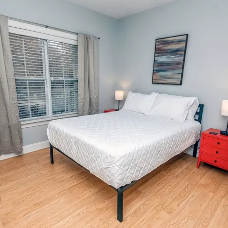 *New* Charming 2BR Lake Norman Condo near Charlotte Отели в г. Корнелиус