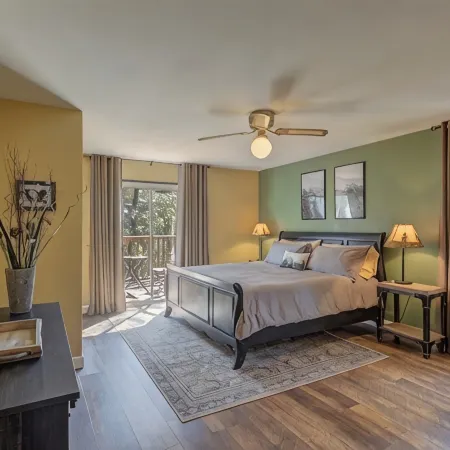 Elkchanted Inn Pine: Fully Fenced Backyard, Spacious Cabin in Woods w/King Bed