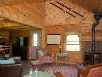 Log Cabin in the White Mountains Hotels in Gorham