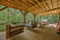 Sunrock Mountain Dream II ~ Luxury Cabin Hot Tub, Pool Table, Fire Pit & Sw. Bed - 4 tähden
