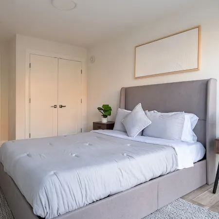 Luxury 2 Bedroom Furnished Apartment in Heart of Quincy